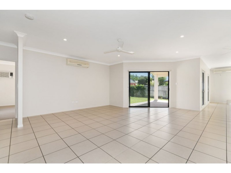 3 Bluff Street, Bushland Beach QLD 4818