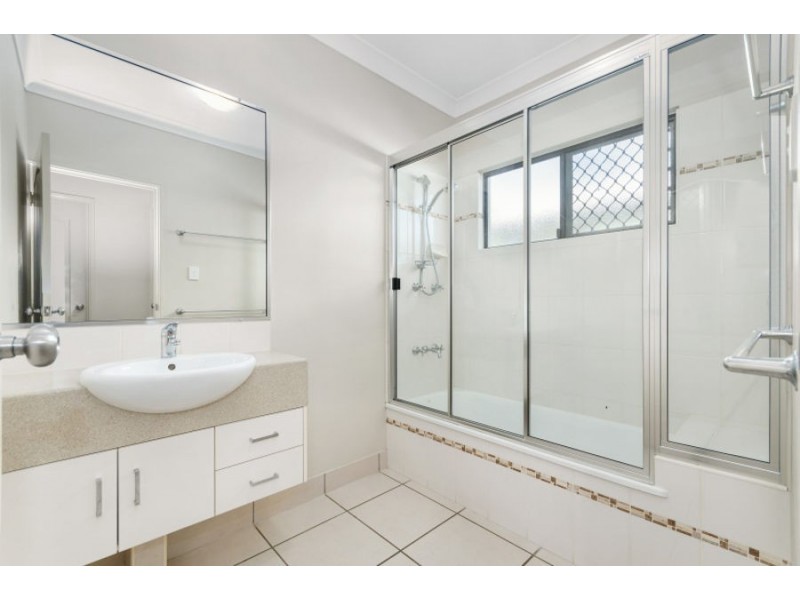 3 Bluff Street, Bushland Beach QLD 4818