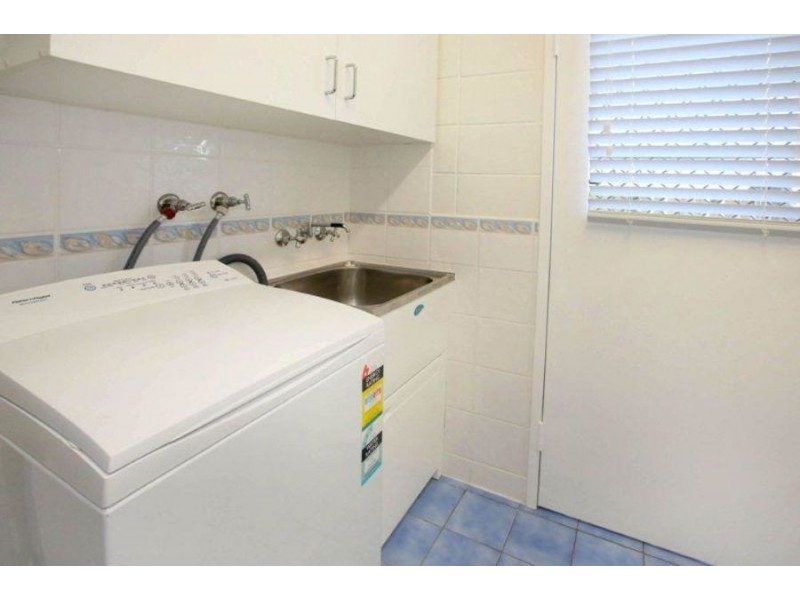 2/1 Halloran Street, Hermit Park QLD 4812