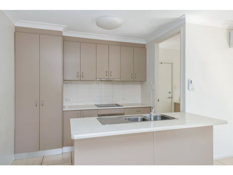 6 Sanderling Circuit, Kelso QLD 4815