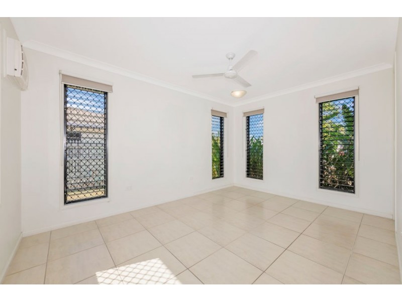 6 Sanderling Circuit, Kelso QLD 4815