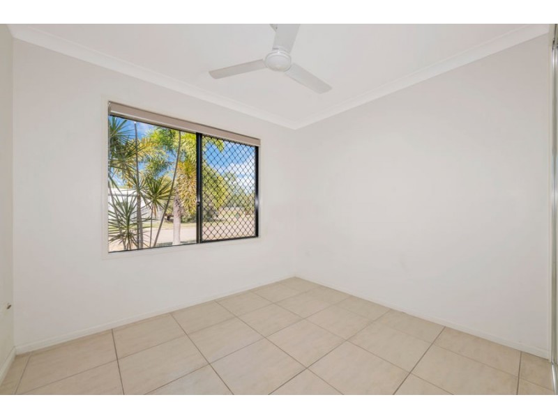 6 Sanderling Circuit, Kelso QLD 4815