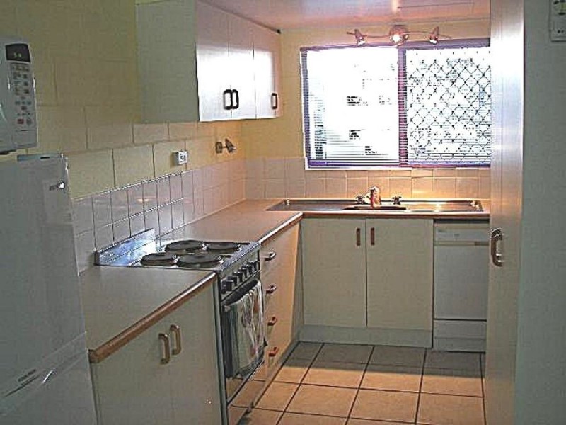 7/74 Paxton Street, North Ward QLD 4810