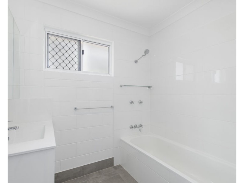 17 Naples Court, Kelso QLD 4815