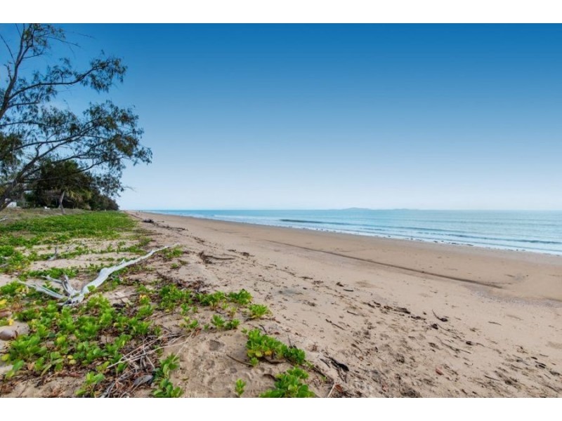 3 Island Street, Saunders Beach QLD 4818