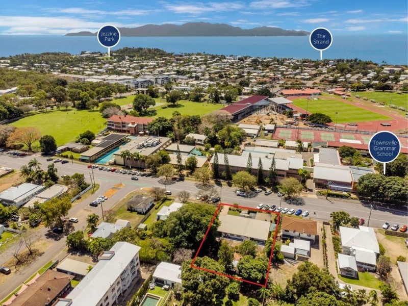 54 Paxton Street, North Ward QLD 4810