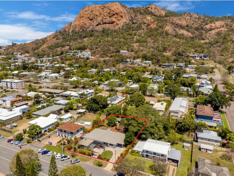 54 Paxton Street, North Ward QLD 4810