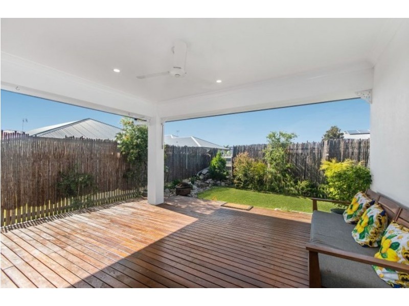 14 Barnfield Street, Mount Low QLD 4818