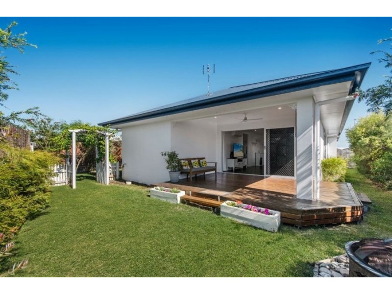 14 Barnfield Street, Mount Low QLD 4818