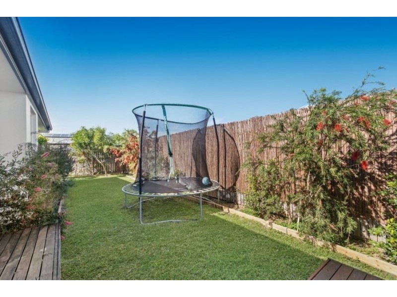 14 Barnfield Street, Mount Low QLD 4818