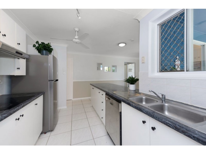 16 Joshua Crescent, Bushland Beach QLD 4818