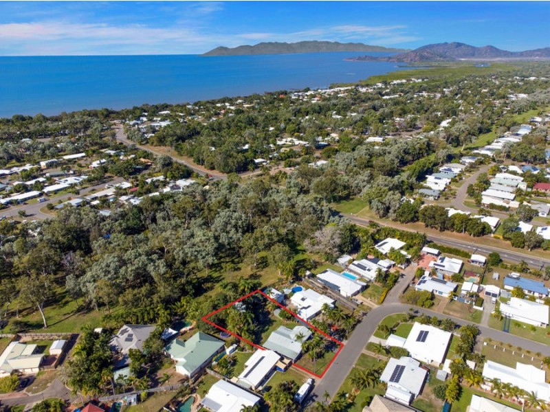 16 Joshua Crescent, Bushland Beach QLD 4818