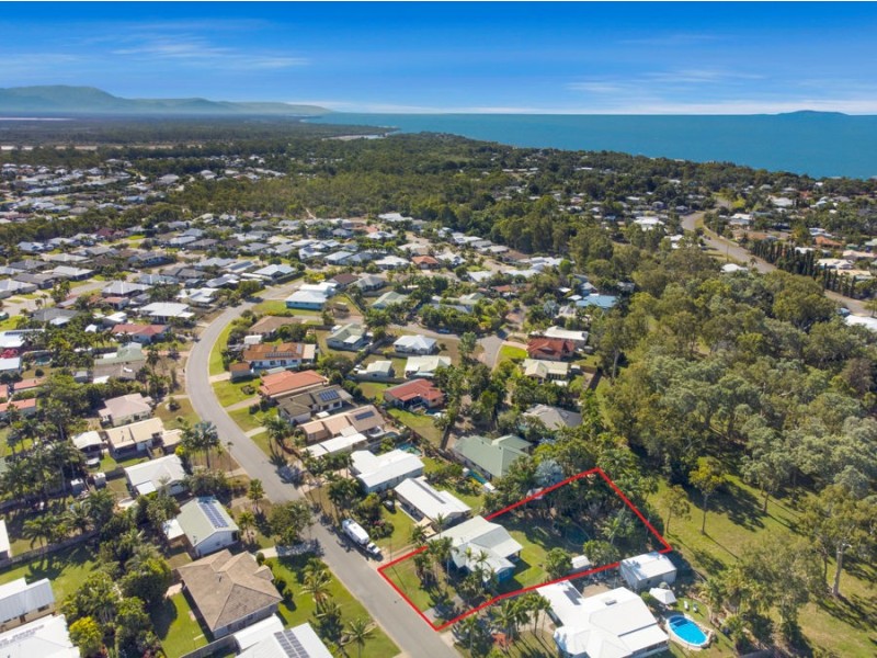 16 Joshua Crescent, Bushland Beach QLD 4818