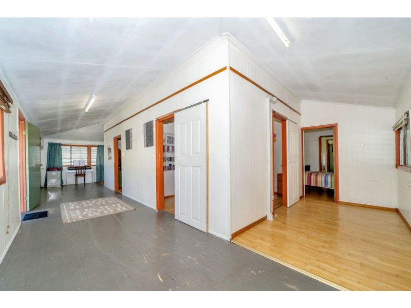 1 Seventh Street, Railway Estate QLD 4810