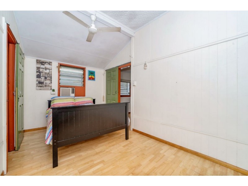 1 Seventh Street, Railway Estate QLD 4810