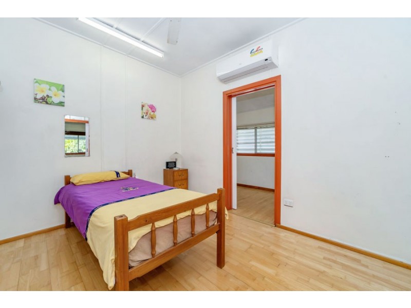 1 Seventh Street, Railway Estate QLD 4810