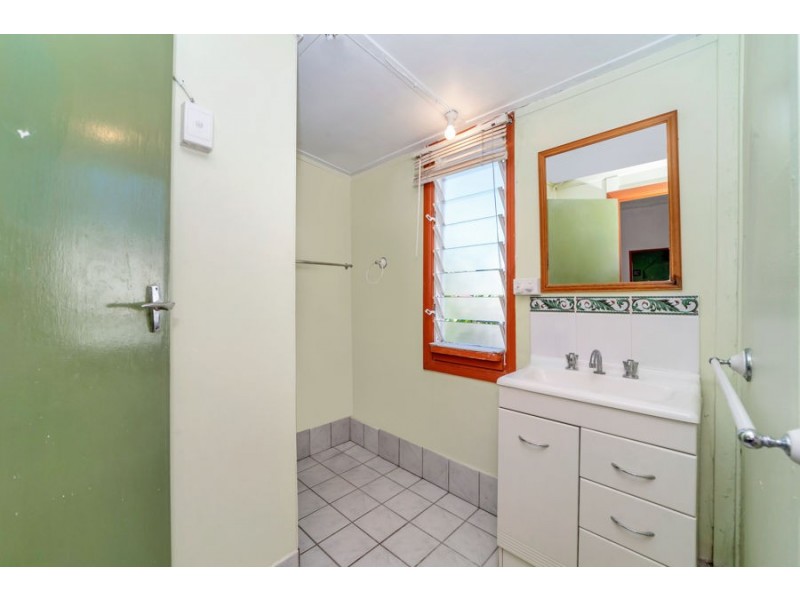 1 Seventh Street, Railway Estate QLD 4810