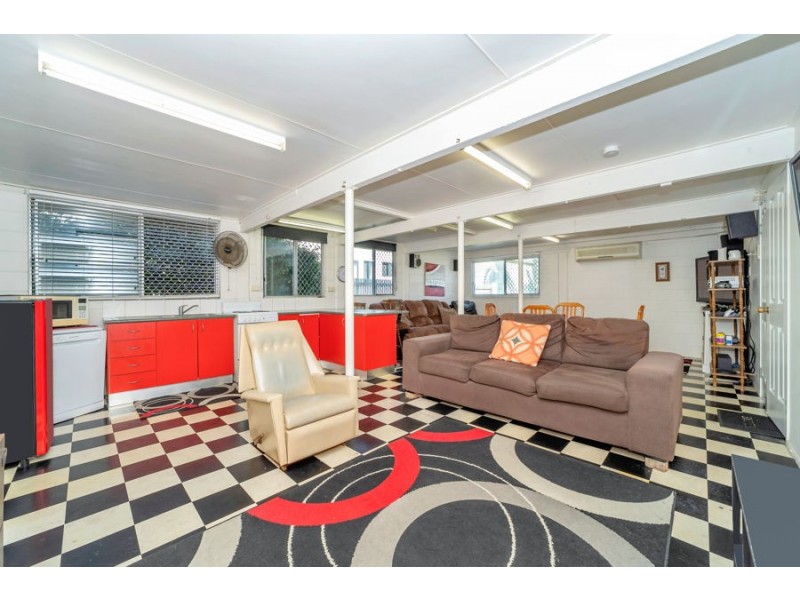 1 Seventh Street, Railway Estate QLD 4810