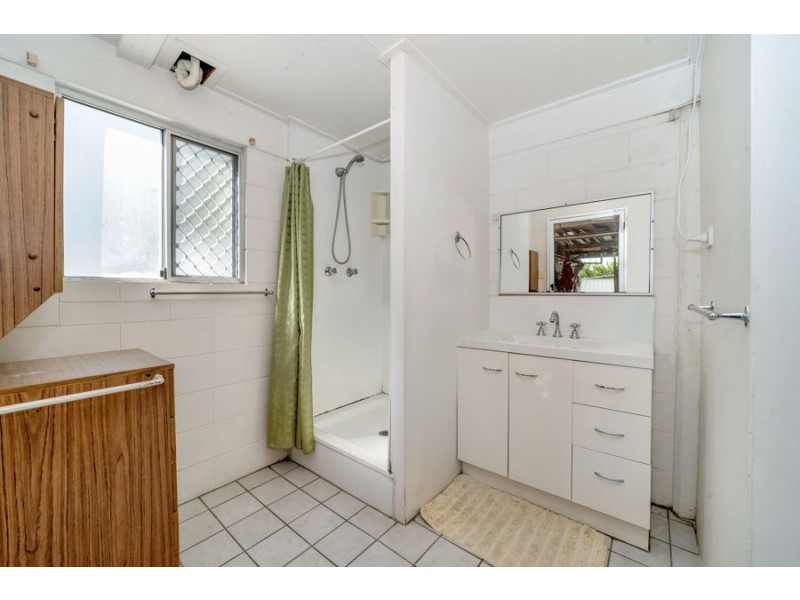 1 Seventh Street, Railway Estate QLD 4810