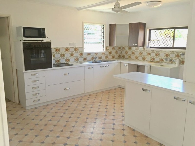 8 Yolanda Drive, Annandale QLD 4814