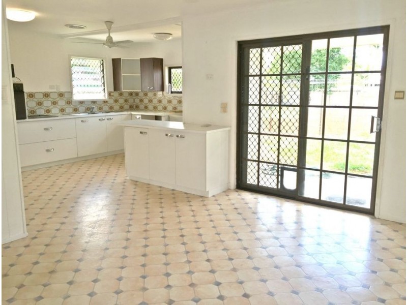 8 Yolanda Drive, Annandale QLD 4814