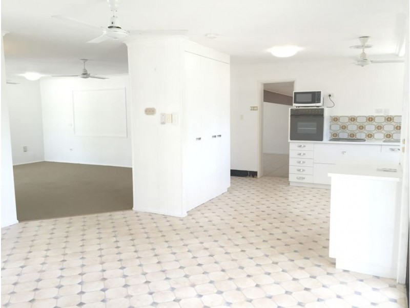 8 Yolanda Drive, Annandale QLD 4814