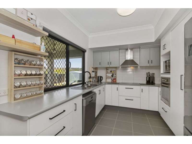 3 Littabella Place, Bushland Beach QLD 4818