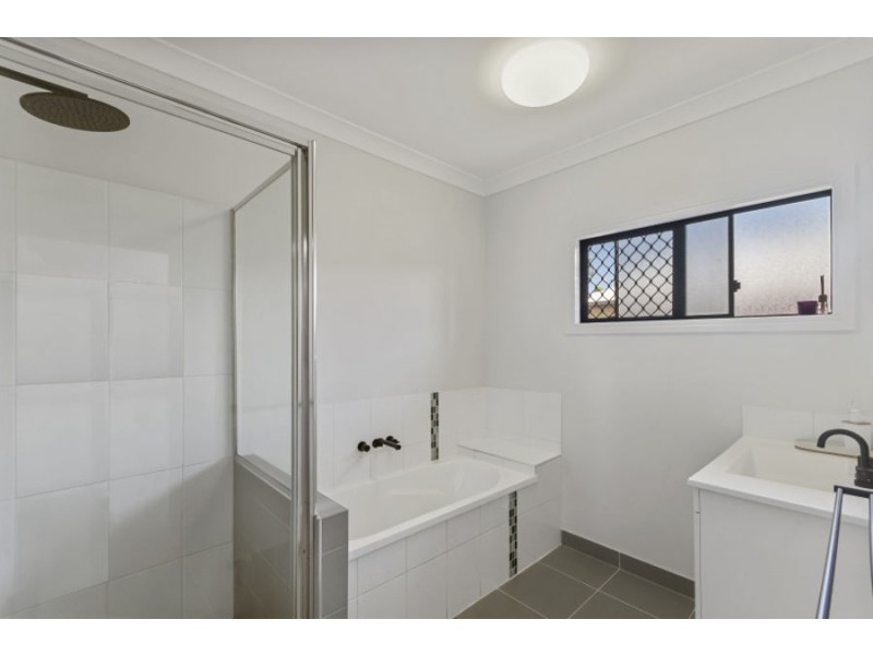 3 Littabella Place, Bushland Beach QLD 4818