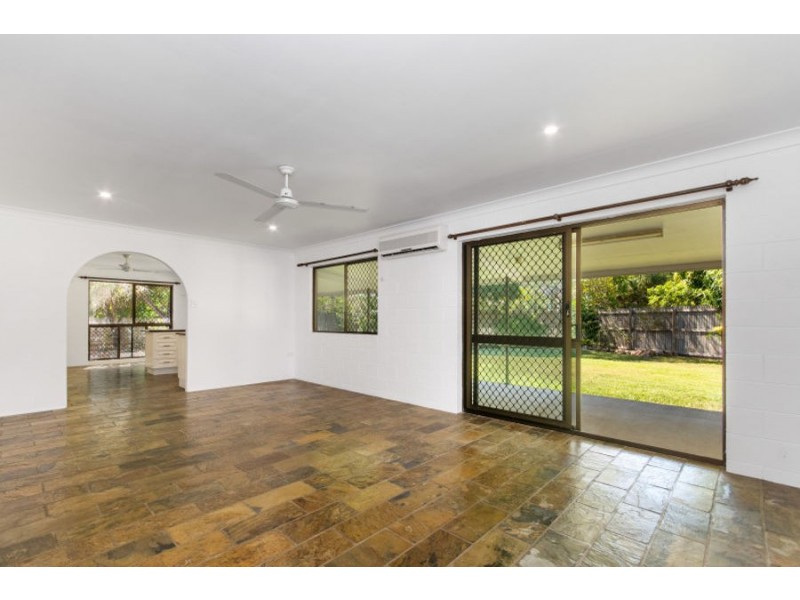 6 Vesterman Court, Bushland Beach QLD 4818