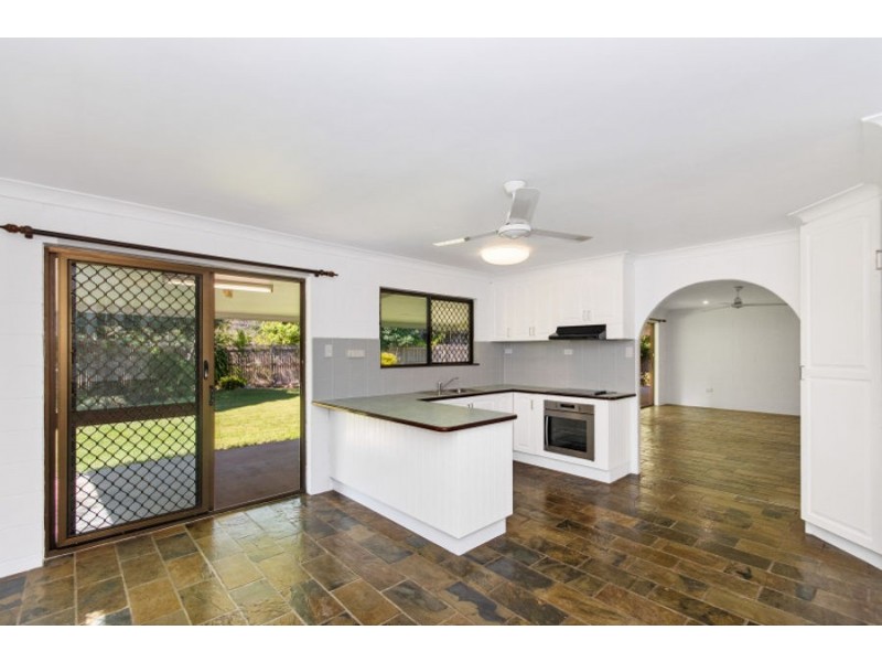 6 Vesterman Court, Bushland Beach QLD 4818