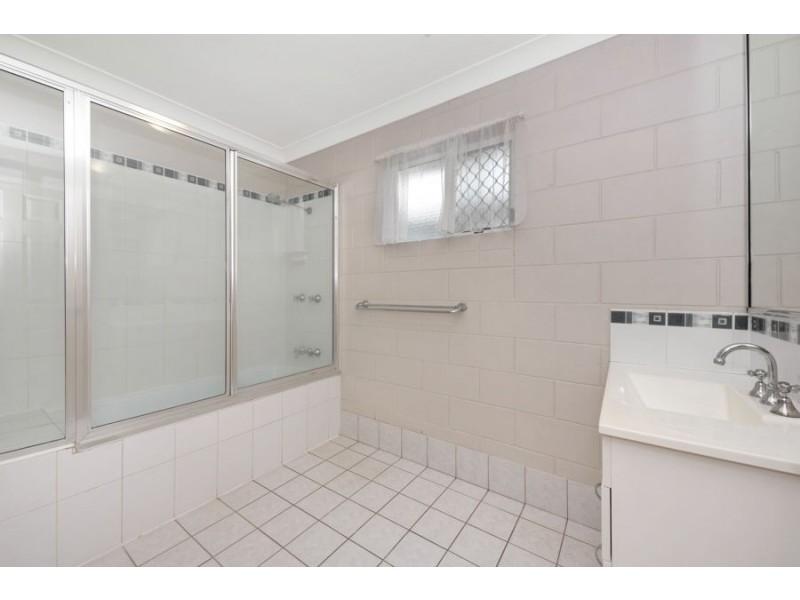 5 Hamish Avenue, Rasmussen QLD 4815