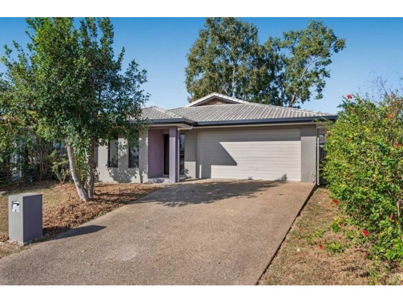 4 Whistler Pocket, Kelso QLD 4815