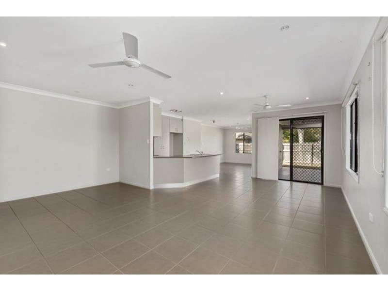 4 Whistler Pocket, Kelso QLD 4815