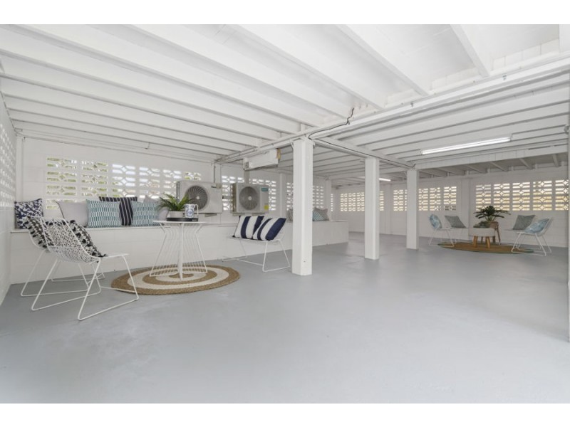 22 Leigh Street, West End QLD 4810