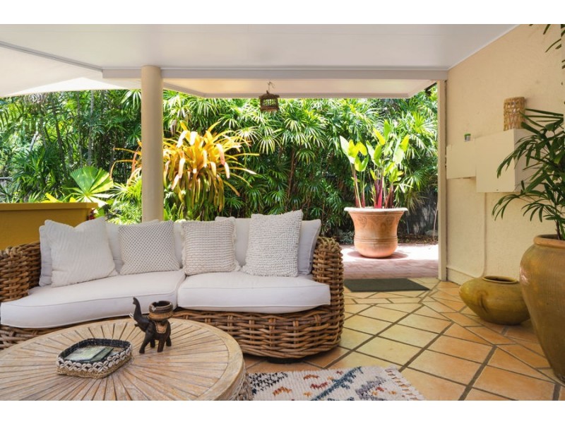 14 Yates Street, Nelly Bay QLD 4819