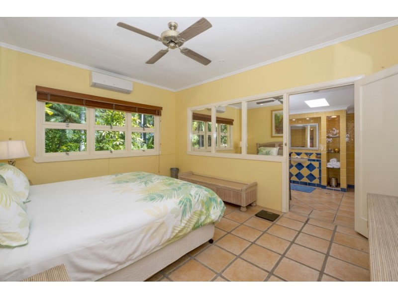 14 Yates Street, Nelly Bay QLD 4819
