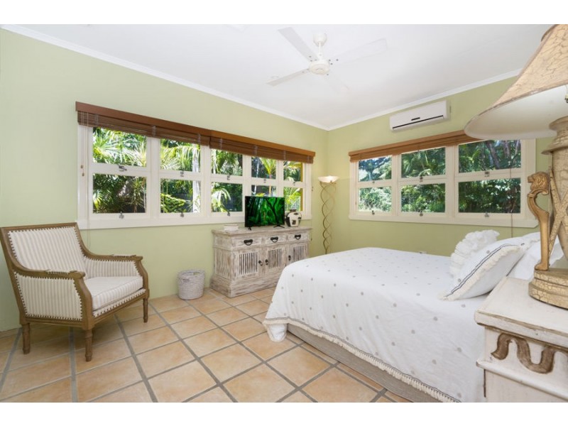 14 Yates Street, Nelly Bay QLD 4819