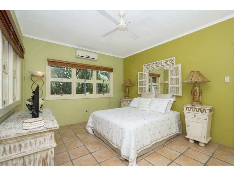 14 Yates Street, Nelly Bay QLD 4819