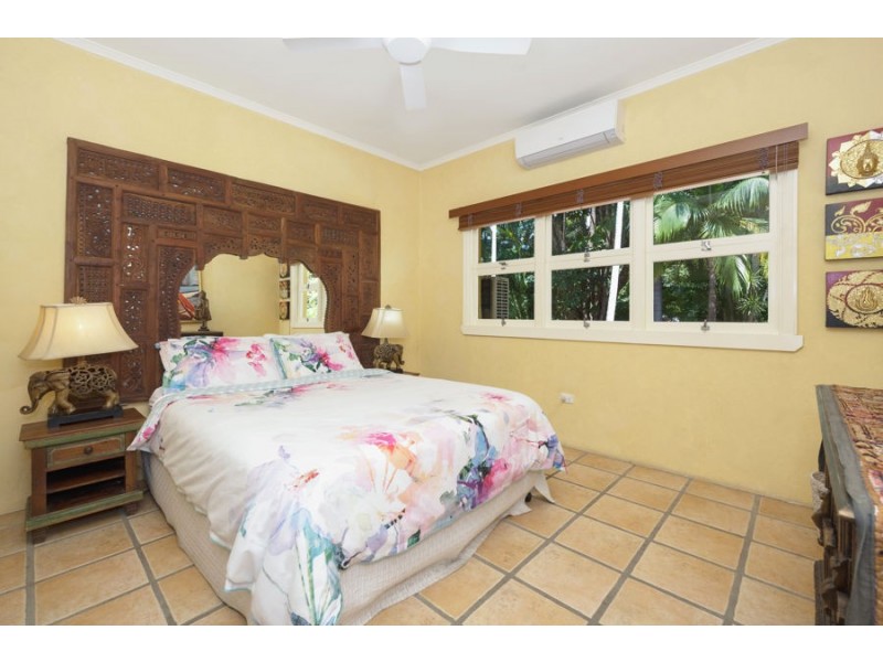 14 Yates Street, Nelly Bay QLD 4819