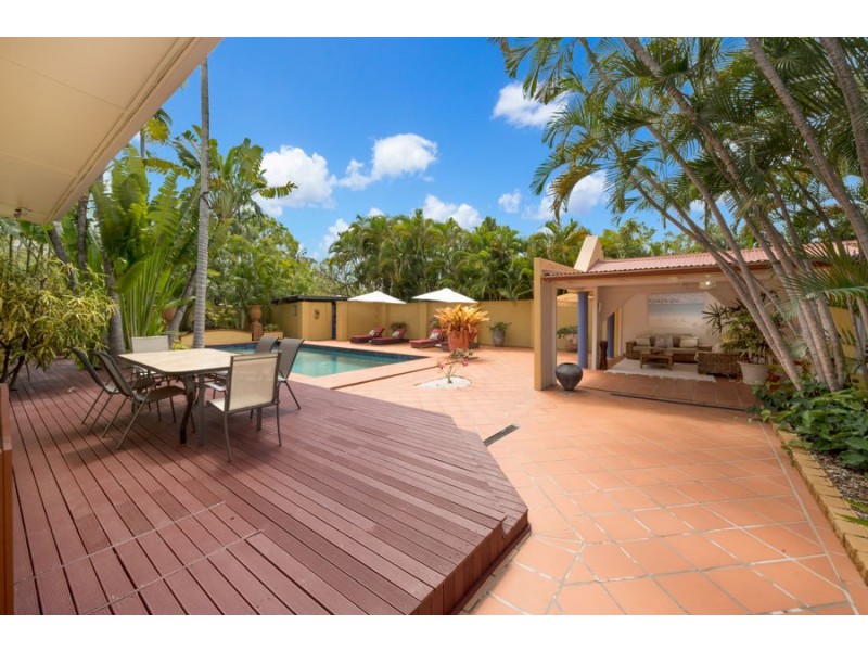 14 Yates Street, Nelly Bay QLD 4819