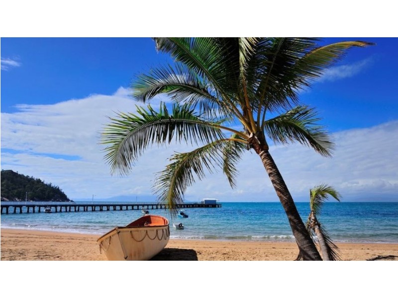 14 Yates Street, Nelly Bay QLD 4819