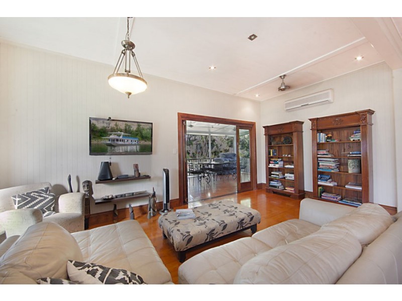 30 Ackers Street, Hermit Park QLD 4812