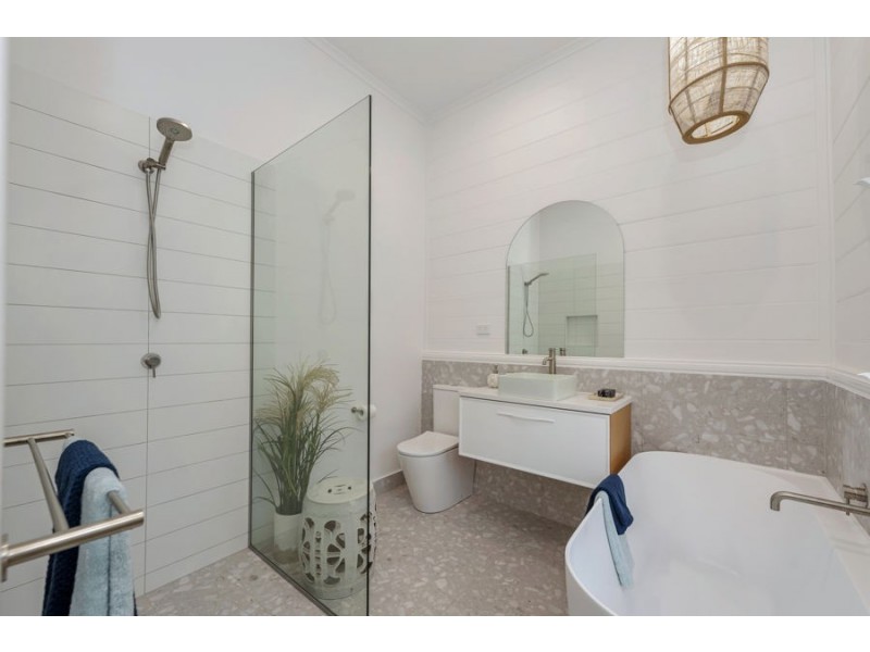 16 Macrossan Street, South Townsville QLD 4810