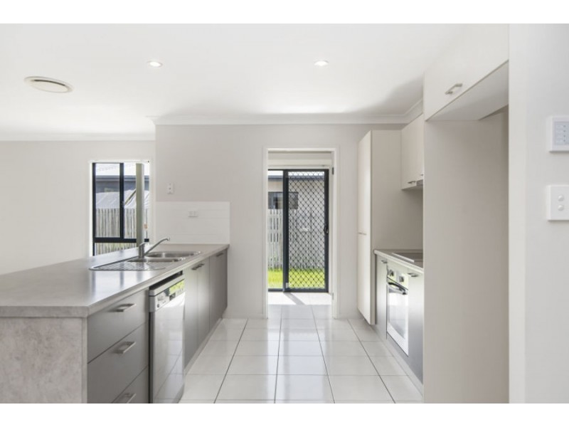 48 Fremont Street, Mount Low QLD 4818