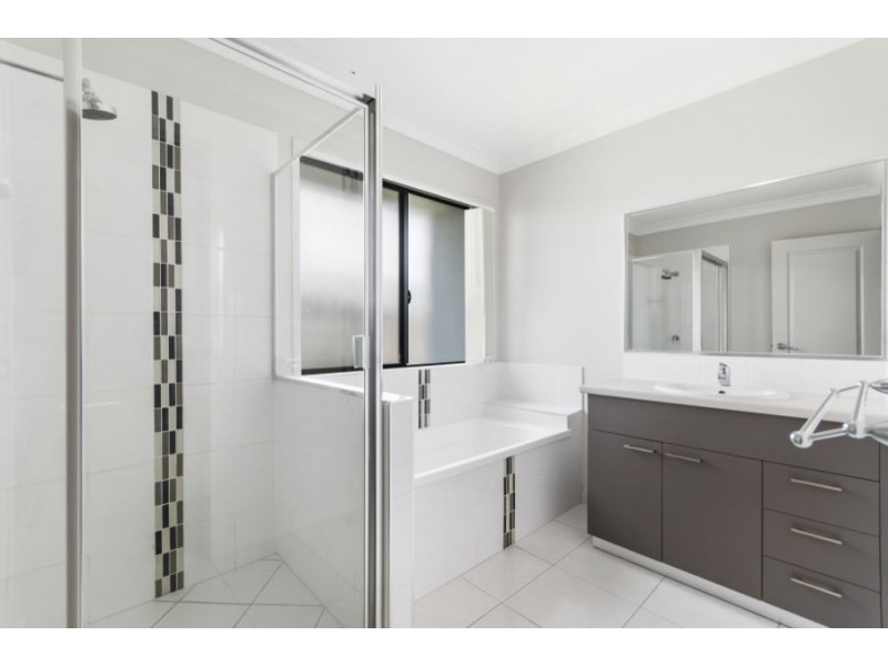 48 Fremont Street, Mount Low QLD 4818