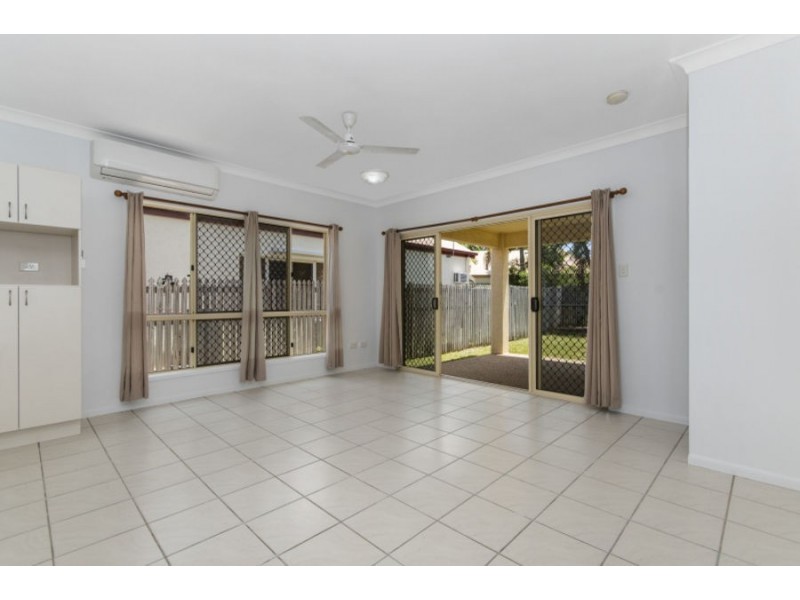 8A Siris Court, Douglas QLD 4814