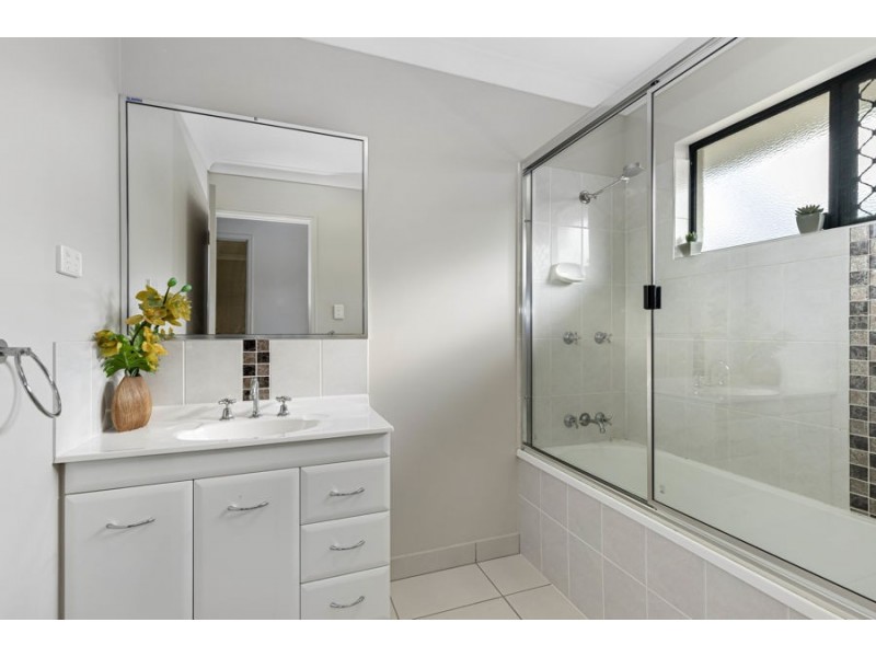 2 Thornbill Close, Kelso QLD 4815