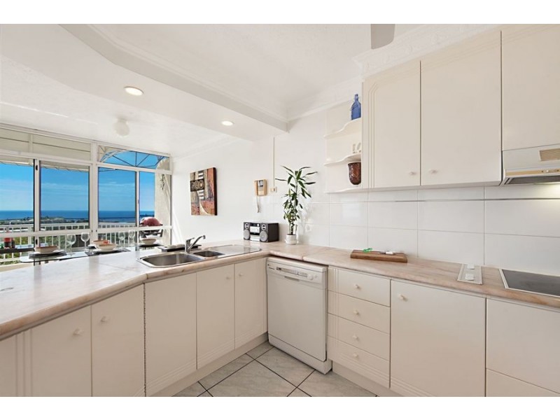 1/13 Hillside Crescent, Townsville City QLD 4810