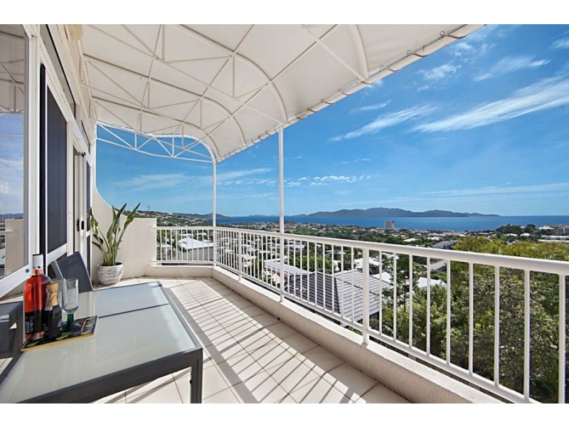 1/13 Hillside Crescent, Townsville City QLD 4810