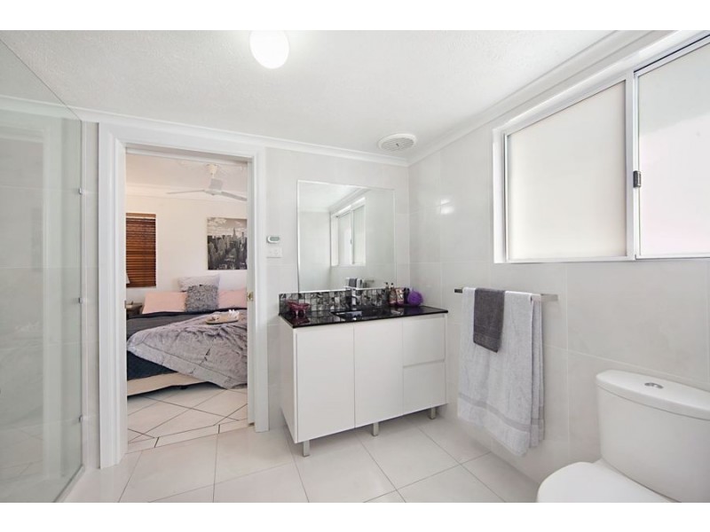 1/13 Hillside Crescent, Townsville City QLD 4810